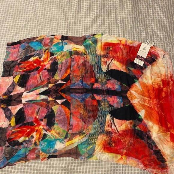 Front Row Society Birds of Paradise Scarf 60” x 80” (FW) - Picture 10 of 10